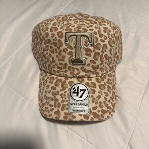 New Women's Texas Rangers '47 Clean Up Adjustable Hat, leopard print